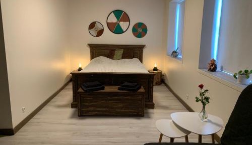 Double Room with Private Bathroom and access to Shared Kitchen