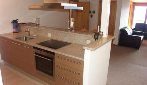 Apartment with Mountain View