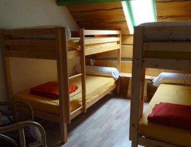Bed in 4-Bed Room with common bathroom