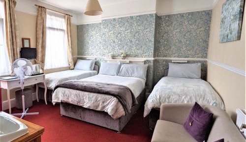 Family Room (4 Adults)