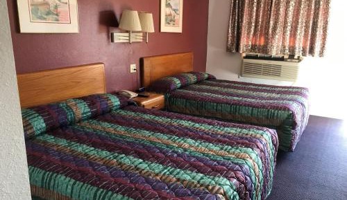 Standard Queen Room with Two Queen Beds - Non-Smoking