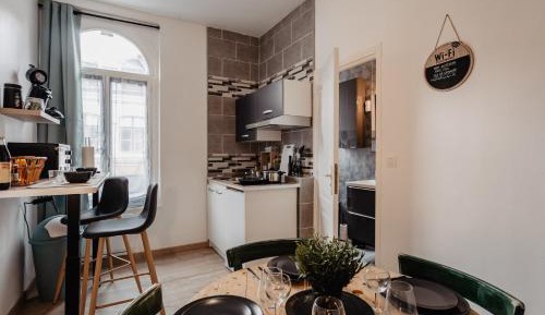 Apartment with Shower