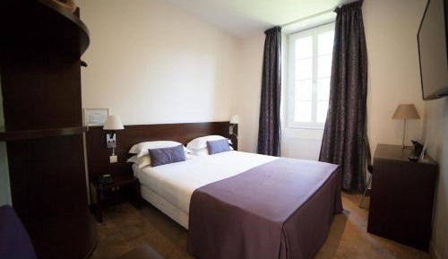 Queen Room with Garden View