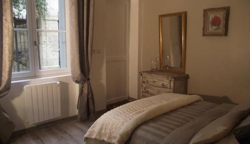 Superior One-Bedroom Apartment