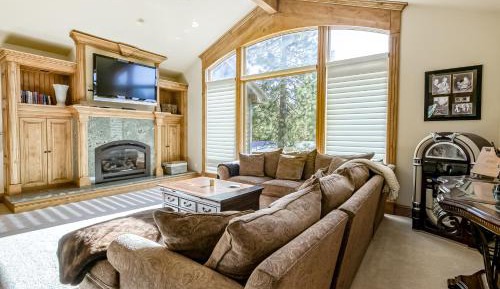 Three-Bedroom Vacation Home 