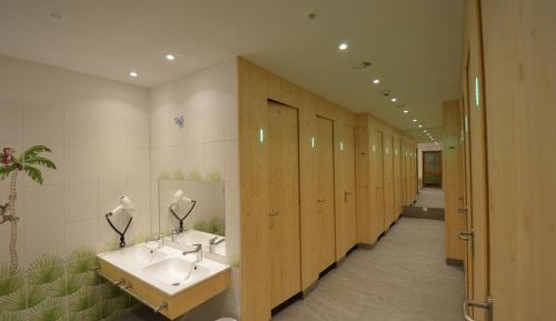 Empty lot for bus up to 21 feet