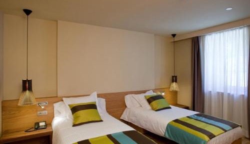 Duplex Apartment (6 Adults)