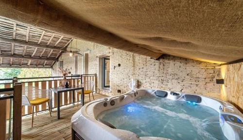 Suite with Hot Tub