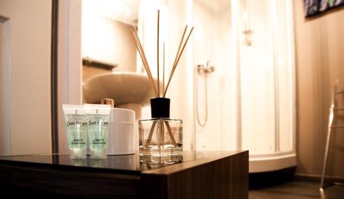 Hébergement T2 avec cour extérieure – RDC – Aubépine – Netflix 4K