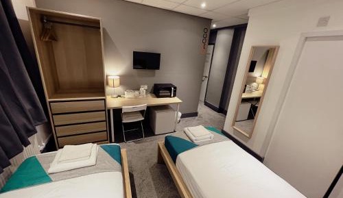 Twin Room with Private Bathroom