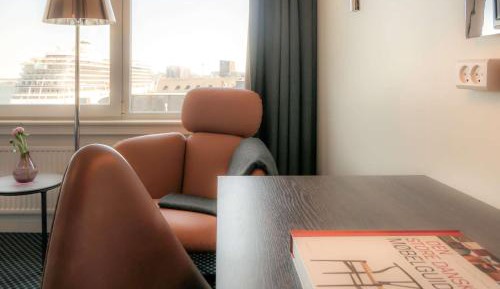 Business Class Room
