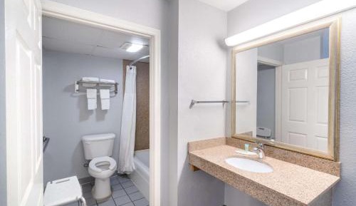King Room - Mobility Access/Non-Smoking