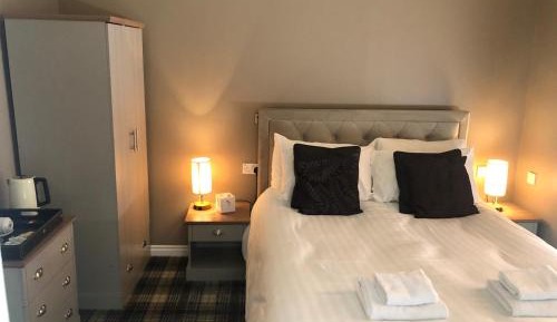 Double Room with Private Bathroom