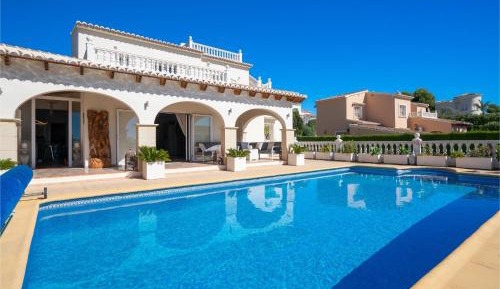 Deluxe Villa