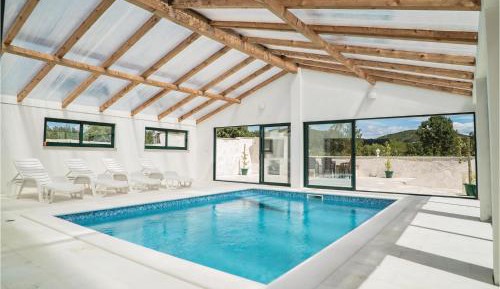 Three-Bedroom Vacation Home 