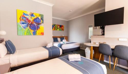 Triple Room with Pool View