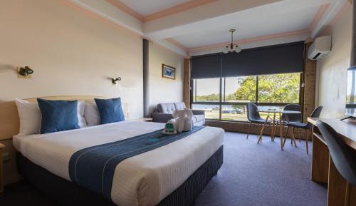 Deluxe Family Suite with River View