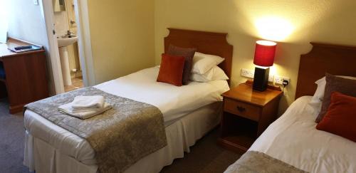 Twin Room with Bathroom