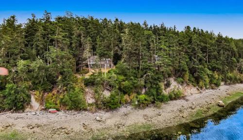 Three-Bedroom Vacation Home 