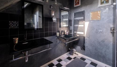 Cottage with Garden View