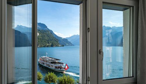 Standard Double Room with Lake View