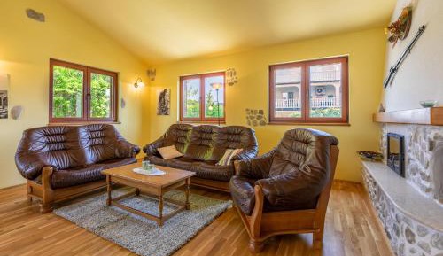 Three-Bedroom Vacation Home 