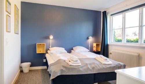 Double or Twin Room with Bathroom