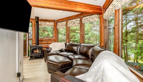 Three-Bedroom Vacation Home 