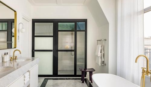 Collection Suite with Balcony