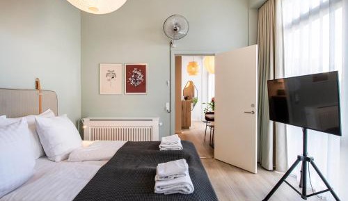 One-Bedroom Apartment (A)