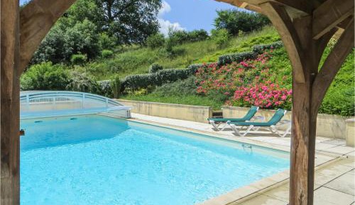 Seven-Bedroom Holiday Home