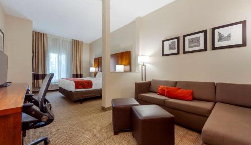 King Suite with Sofa Bed - Non-Smoking