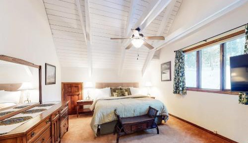 Three-Bedroom Vacation Home 