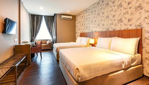 Family Deluxe Queen Room