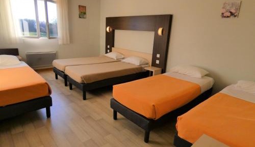 Family Room (5 People)