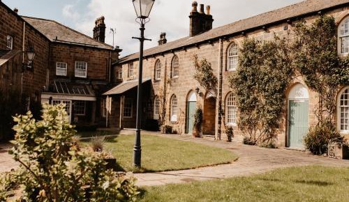 Courtyard Twin / Double