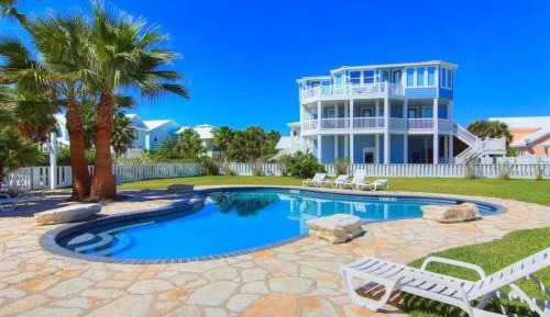 Four bedroom holiday home 