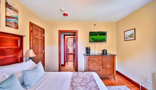 Double Room with Shared Bathroom