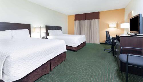 Queen Room with Two Queen Beds - Non Smoking