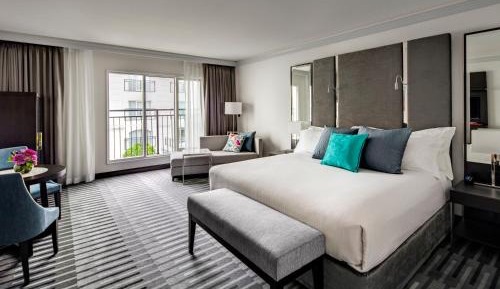 Classic King Room with Courtyard View