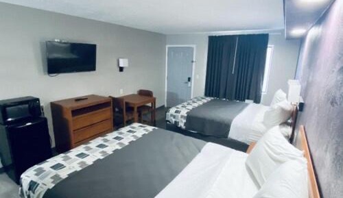 Queen Room with Two Queen Beds - Non-Smoking