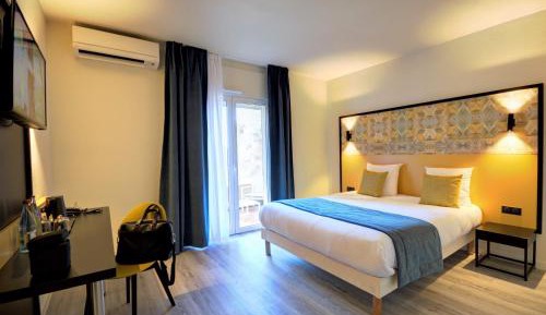 Superior Queen Room with Balcony