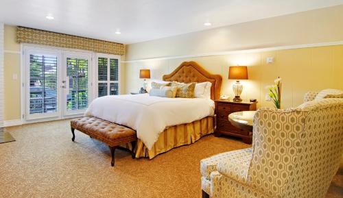Standard King Room
