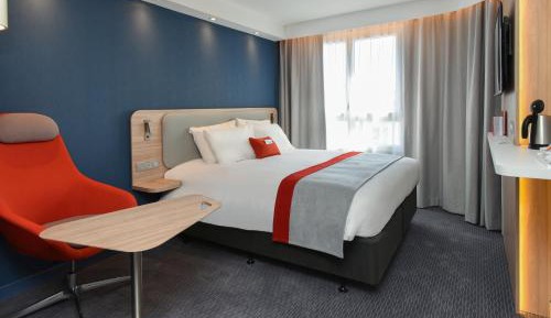 Standard Queen Room - Free Breakfast