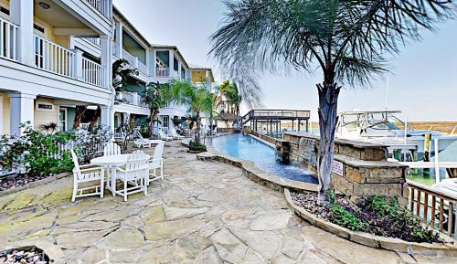 Three-Bedroom Vacation Home 