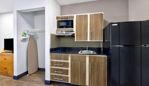 Queen Room - Disability Access - Non-Smoking
