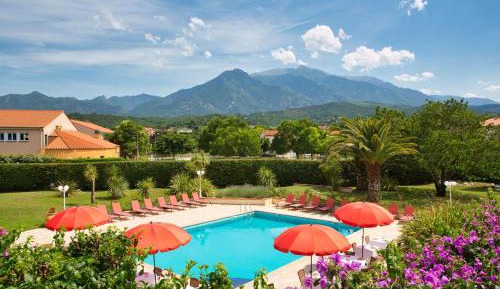 Classic King Room with Mountain View