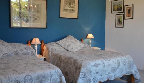 Twin Bed (Small Doubles)