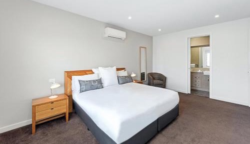 Three-Bedroom Townhouse - TKQSS