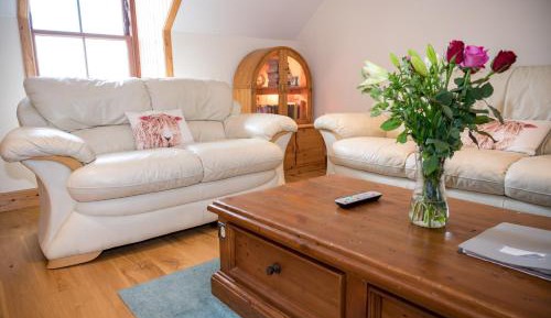 Three-Bedroom Upper Floor Apartment